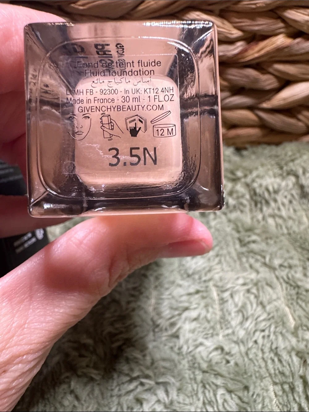Givenchy Prisme Libre Glow Serum Foundation 3.5N - Nude Beige